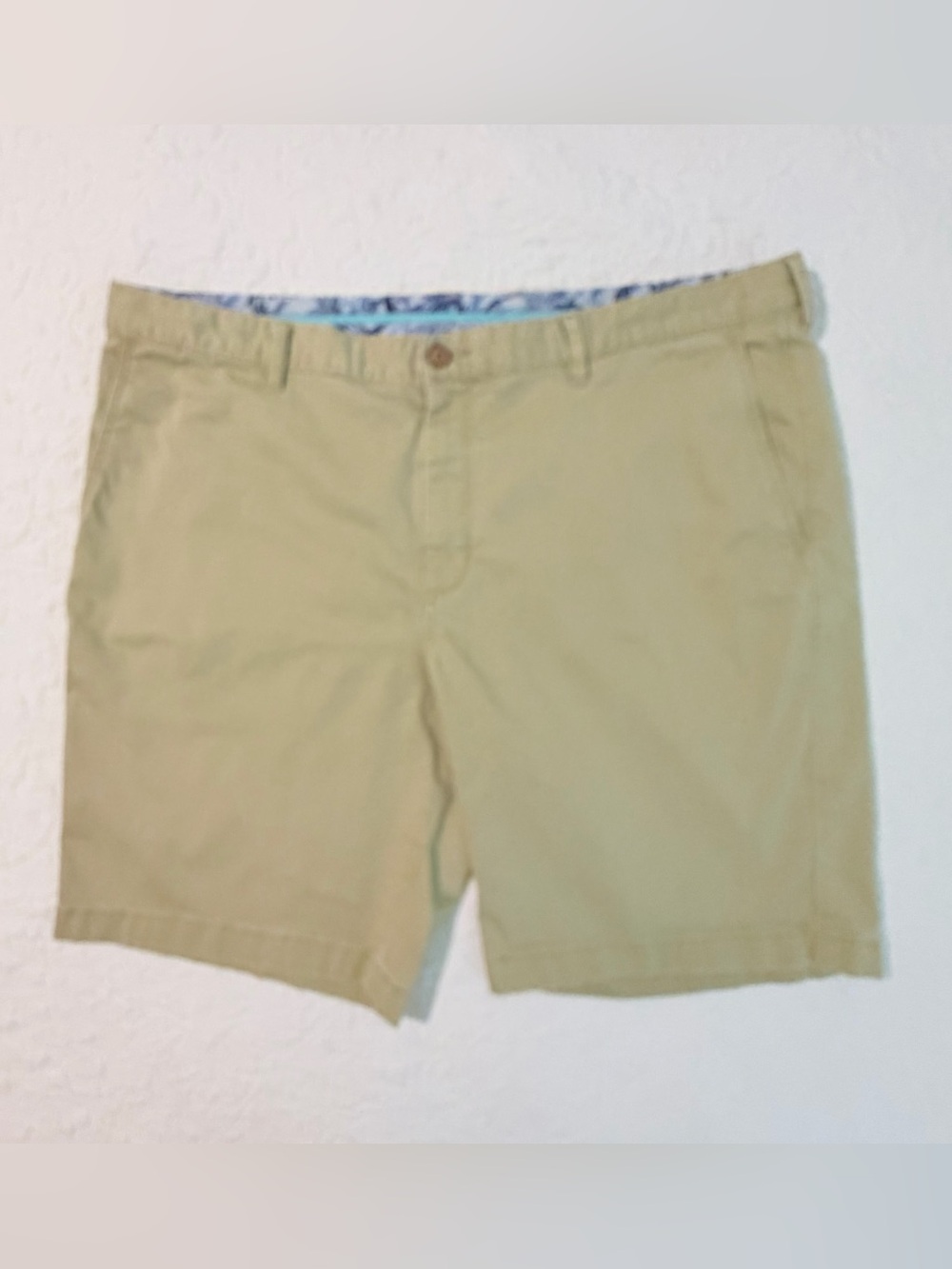 ommy Bahama | Men's Boracay Flat Front Chino Shorts | Khaki Sand | Size 42